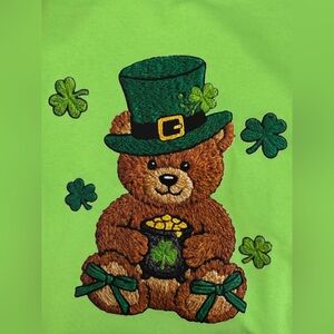 AFTER HOLIDAY NEW size Medium Green St. Patrick's Day Bear Embroidered Look Top